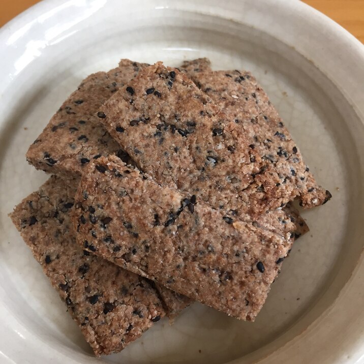 型無し 全粒粉で黒ごまクッキー